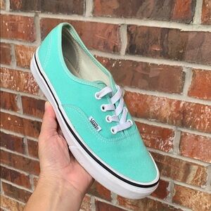 VANS Off The Wall Mint Low Canvas Skate Shoes
Sneakers Mens 6 / Womens 7.5